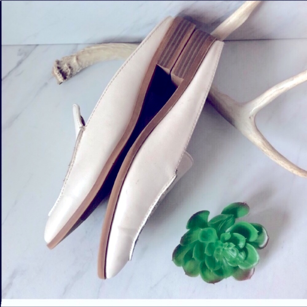 Universal Thread White Leather Look Minimalist Bo… - image 5